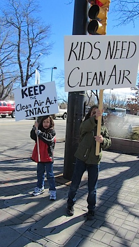 <cutline>Kids for clean air</cutline>